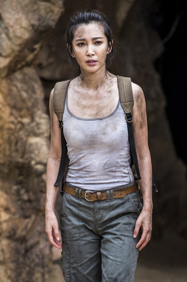 L&yacute; Băng Băng đẹp bất chấp tuổi t&aacute;c trong Vệ binh lăng mộ cổ - Ảnh 1.