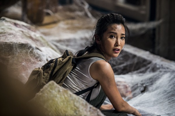 L&yacute; Băng Băng đẹp bất chấp tuổi t&aacute;c trong Vệ binh lăng mộ cổ - Ảnh 3.