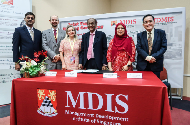 Đ&agrave;o tạo thiết kế nữ trang: Xu hướng gi&aacute;o dục mới đ&aacute;p ứng nhu cầu thực tế x&atilde; hội - Ảnh 1.