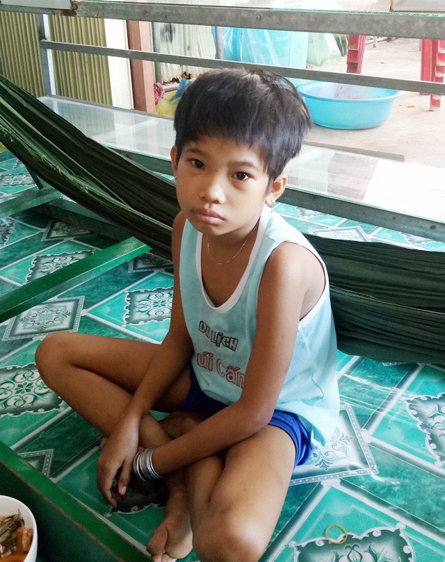 Chồng bỏ đi, vợ nghèo khốn đốn lo không cứu nổi con gái ung thư máu - Ảnh 3. Chồng bỏ đi, vợ nghèo khốn đốn lo không cứu nổi con gái ung thư máu - Ảnh 3.