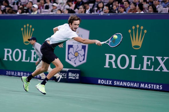 Vòng 2 Thượng Hải Masters: Roger Federer khởi đầu đầy khó khăn! - Ảnh 1. Vòng 2 Thượng Hải Masters: Roger Federer khởi đầu đầy khó khăn! - Ảnh 1.
