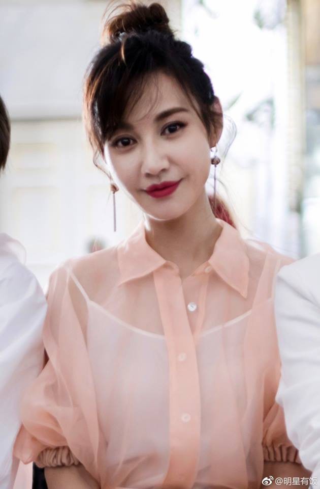 Người đẹp Dương Tuyết bất ngờ tái xuất tại Tuần lễ thời trang Milan - Ảnh 1. Người đẹp Dương Tuyết bất ngờ tái xuất tại Tuần lễ thời trang Milan - Ảnh 1.