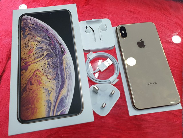 iPhone XS Max giảm còn 30 triệu đồng, iPhone XS chạm mức 25 triệu đồng - Ảnh 1.