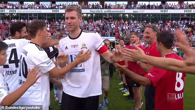 Per Mertesacker giải nghệ sau trận cầu 19 bàn thắng - Ảnh 7.