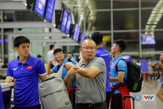 Chùm ảnh: ĐT Việt Nam lên đường sang Hàn Quốc tập huấn, chuẩn bị cho AFF Cup 2018 - Ảnh 15.