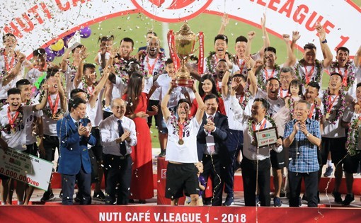 5 CLB tại V.League đạt chuẩn chuyên nghiệp - Ảnh 1.