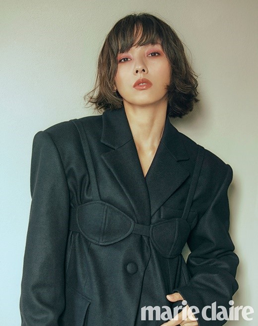 Lee Hyori khoe tóc ngắn cá tính trên tạp chí - Ảnh 2.