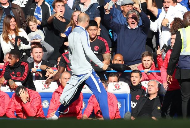 VIDEO: Mất chiến thắng ở giây cuối, Mourinho điên tiết đòi tẩn HLV Chelsea - Ảnh 2.