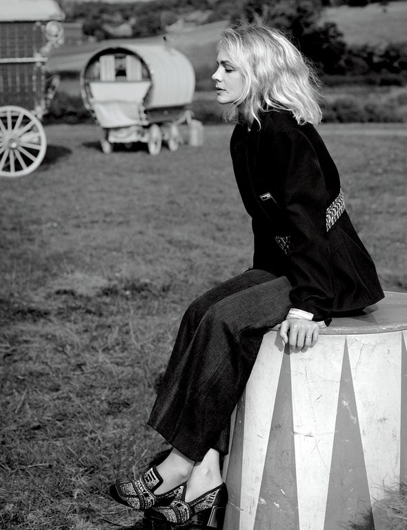 Carey Mulligan đầy sắc màu trong hình ảnh mới - Ảnh 6.