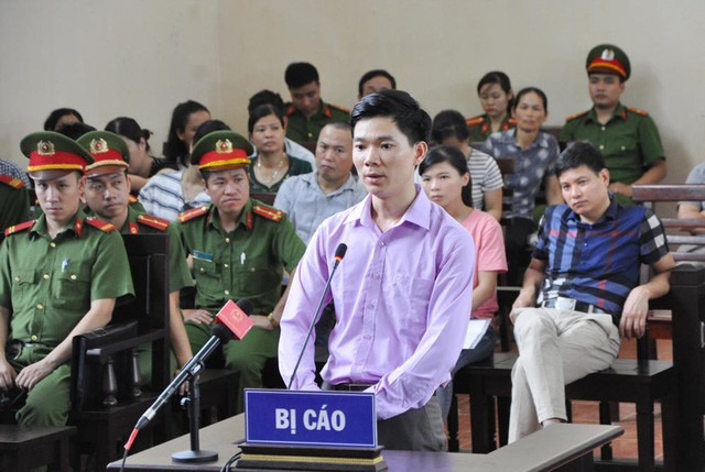 Bác sĩ Hoàng Công Lương 3 lần thay đổi tội danh: Điều chỉnh để không oan, không lọt? - Ảnh 2.