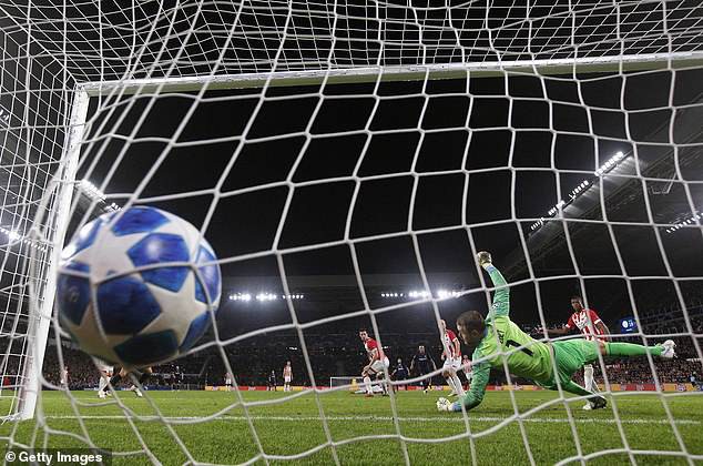 ẢNH: Nhìn lại lượt trận vòng bảng thứ 2 Champions League rạng sáng 4/10 - Ảnh 13.