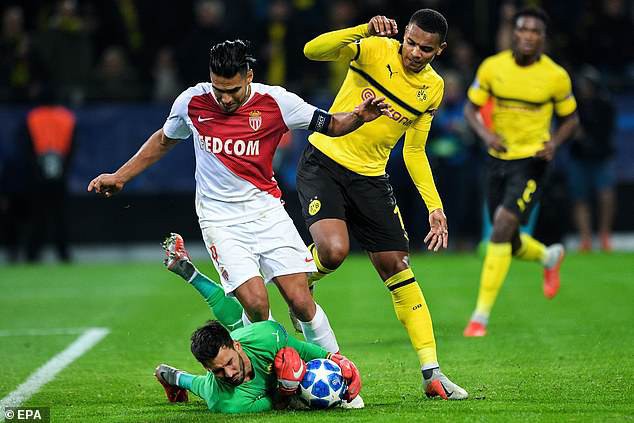 ẢNH: Những khoảnh khắc ấn tượng loạt trận Champions League rạng sáng 4/10 - Ảnh 5. ẢNH: Những khoảnh khắc ấn tượng loạt trận Champions League rạng sáng 4/10 - Ảnh 5.