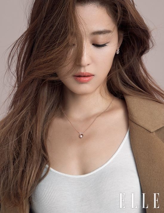 Jun Ji Hyun đối đầu với Kim Tae Hee trên tạp chí - Ảnh 6.