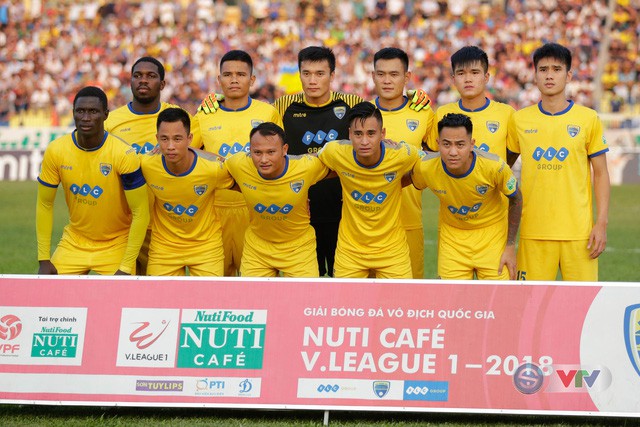 ẢNH: Ngoại binh toả sáng, FLC Thanh Hoá giành ngôi Á quân V.League 2018 - Ảnh 2. ẢNH: Ngoại binh toả sáng, FLC Thanh Hoá giành ngôi Á quân V.League 2018 - Ảnh 2.