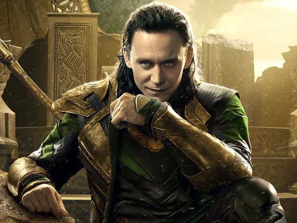 Bất ngờ tung clip khóc, Tom Hiddleston hé lộ dự án phim mới - Ảnh 2.