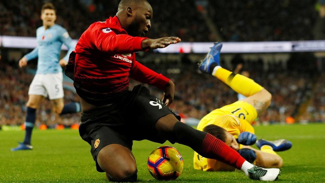  Ai chơi tệ nhất trong trận thua cay đắng của Man Utd? - Ảnh 3.
