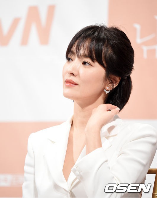 Song Hye Kyo khoe nhan sắc đỉnh cao bên mỹ nam Park Bo Gum - Ảnh 5.