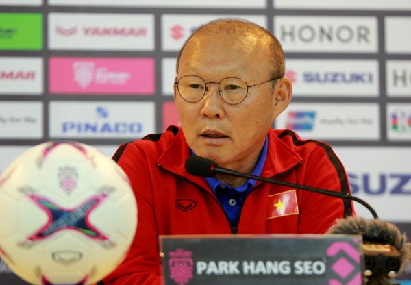 AFF Cup 2018: HLV Park Hang Seo khẳng định mục tiêu giành ngôi nhất bảng của ĐT Việt Nam - Ảnh 2.