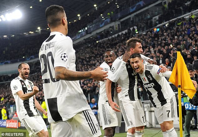 Kết quả Champions League rạng sáng 28/11: Juventus và Man Utd thắng tối thiểu, Real đánh bại Roma trên sân khách - Ảnh 3.