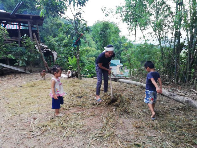 Xót xa trước cảnh 2 con nhỏ ngơ ngác hỏi mẹ “Vì sao cha lại chết ?” - Ảnh 7.