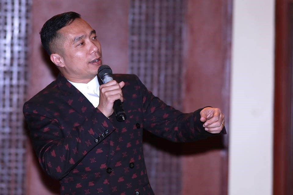 Vở kịch Thị Nở, Ch&iacute; Ph&egrave;o được đầu tư trang phục d&aacute;t v&agrave;ng xa xỉ - Ảnh 2.