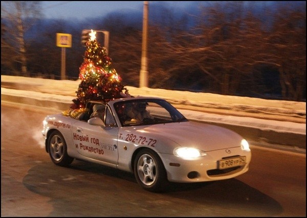 Ô tô cho tới xe tăng hóa tuần lộc, ông già Noel dịp Giáng sinh - Ảnh 7.