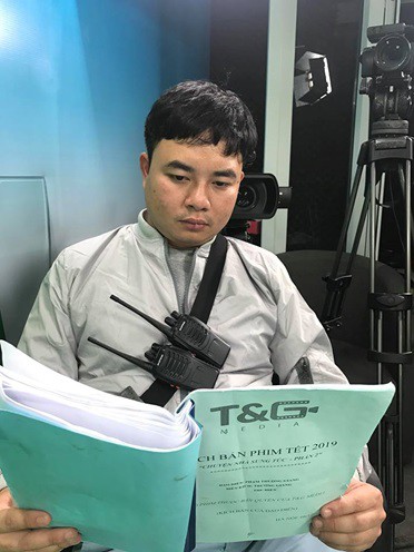 Đạo diễn trẻ Phạm Trường Giang chạy đua cùng hài Tết dịp cuối năm - Ảnh 1.