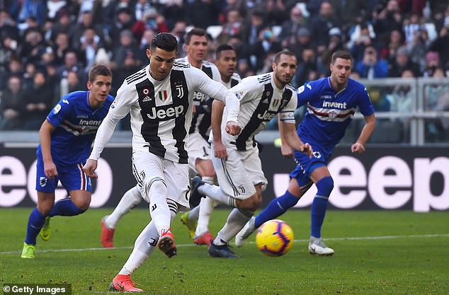 Ronaldo giúp Juve lập kỷ lục điểm số ở Serie A - Ảnh 1.