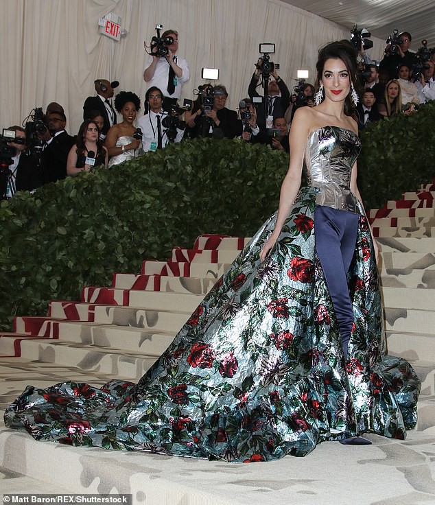 Bật cười với những bộ c&aacute;nh h&agrave;i hước của năm - Ảnh 11.