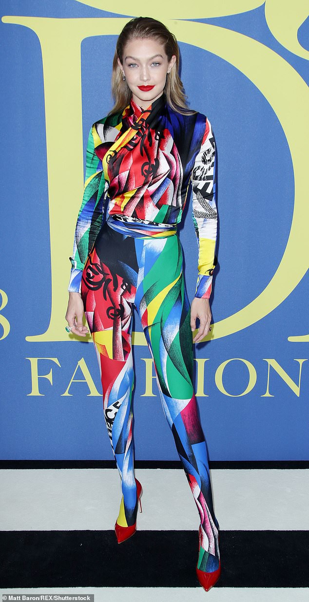 Bật cười với những bộ c&aacute;nh h&agrave;i hước của năm - Ảnh 19.