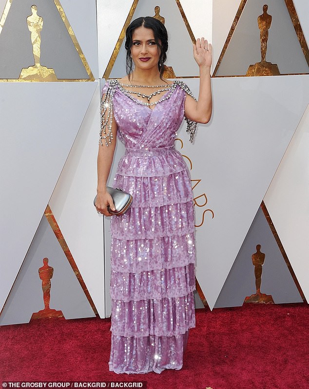 Bật cười với những bộ c&aacute;nh h&agrave;i hước của năm - Ảnh 3.