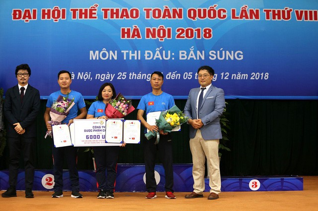 Bộ trưởng Nguyễn Ngọc Thiện trao thưởng cho các huy chương Bắn súng của của Đại hội Thể thao toàn quốc lần thứ VIII - 2018 - Ảnh 3.