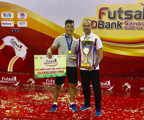 Thủ thành ĐT Futsal Việt Nam lọt vào tốp 10 xuất sắc nhất thế giới - Ảnh 1.