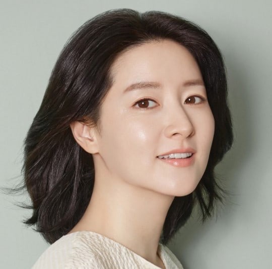 Lee Young Ae trở lại màn ảnh rộng - Ảnh 1.