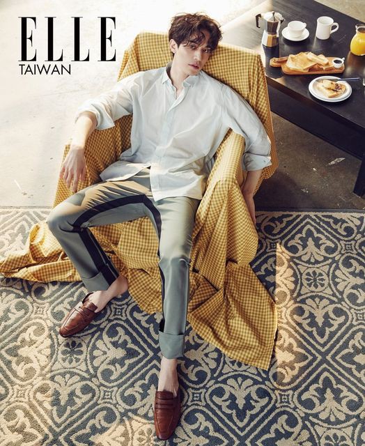 Lee Dong Wook so vẻ lạnh lùng với Park Hae Jin - Ảnh 1.