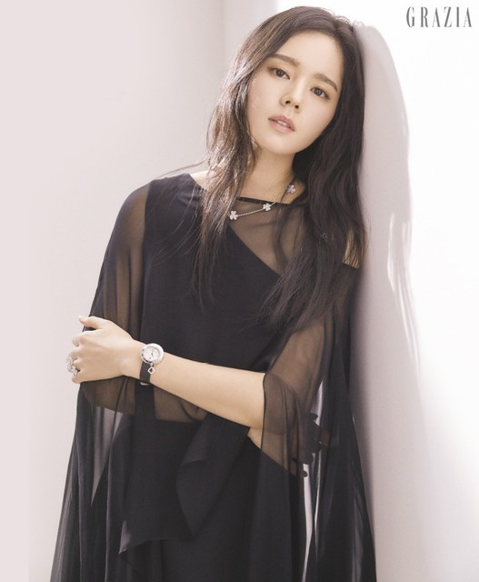 Han Ga In đẹp không góc chết trong loạt ảnh mới - Ảnh 4.