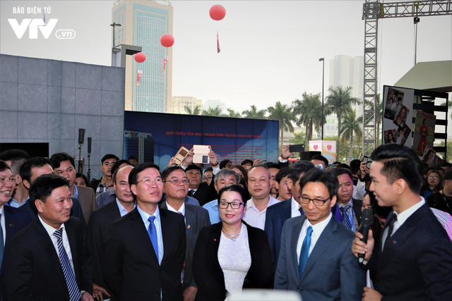 Gian trưng bày của VTV tại Hội Báo toàn quốc 2018 thu hút khán giả với công nghệ thời 4.0 - Ảnh 1.