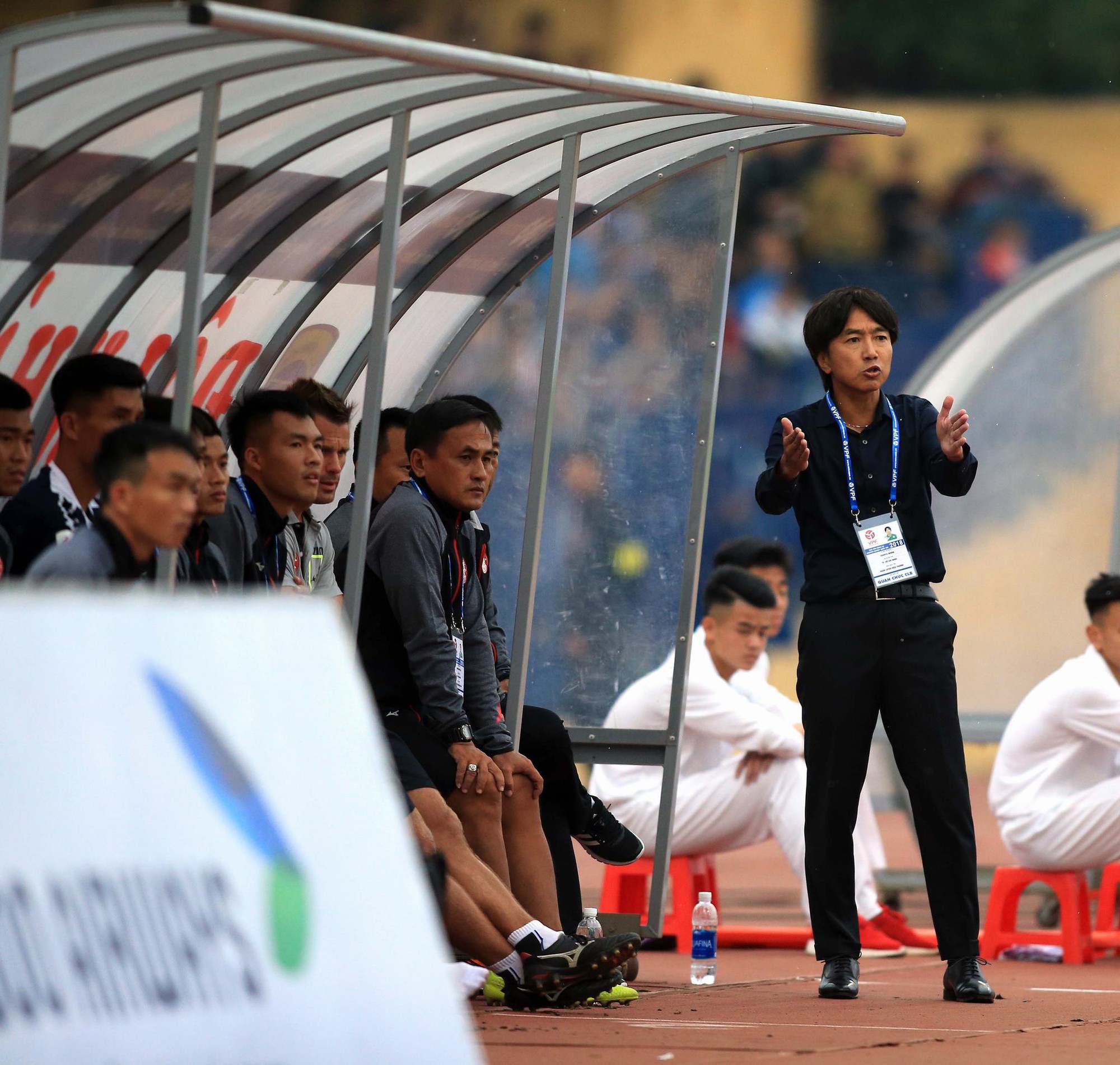 Điểm nhấn vòng 2 V.League 2018: Giọt nước mắt của Tuấn Anh trong ngày Lạch Tray không pháo sáng - Ảnh 12.