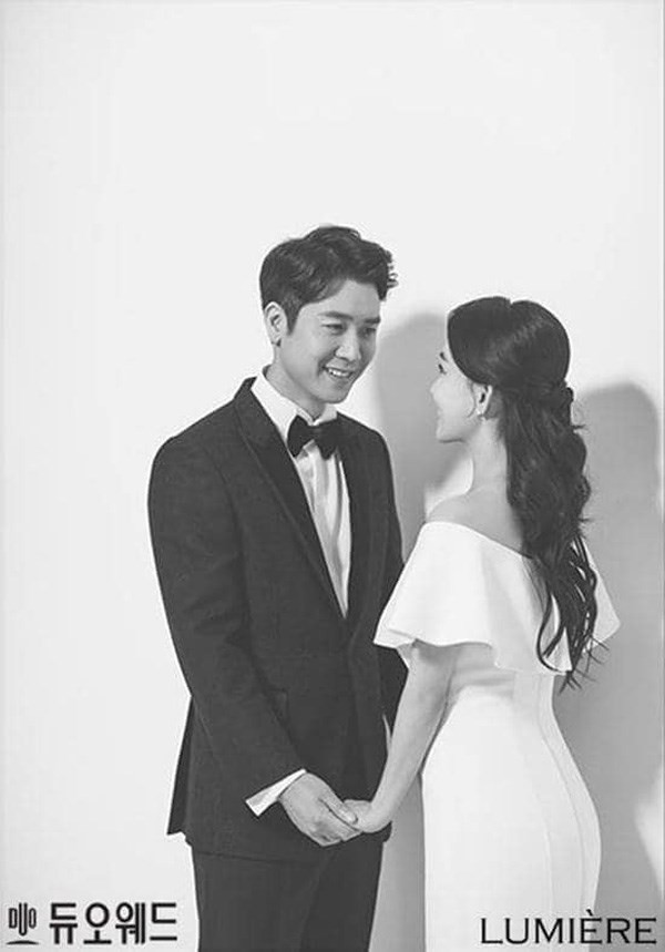 Jo Hyun Jae tung ảnh cưới với bạn gái doanh nhân - Ảnh 3.