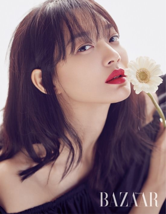 Shin Min Ah đẹp dịu dàng trong bộ ảnh mới - Ảnh 2.