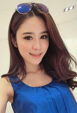 Bạn gái mới của Lâm Phong rất được lòng bố mẹ chồng tương lai - Ảnh 1.