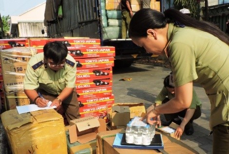Kon Tum: Phát hiện 290 hộp thuốc tân dược không rõ nguồn gốc - Ảnh 2. Kon Tum: Phát hiện 290 hộp thuốc tân dược không rõ nguồn gốc - Ảnh 2.