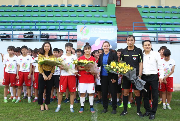 Đội dự tuyển nữ trẻ QG đá giao hữu với U16 nữ Hà Nội hưởng ứng ngày hội bóng đá nữ AFC - Ảnh 2. Đội dự tuyển nữ trẻ QG đá giao hữu với U16 nữ Hà Nội hưởng ứng ngày hội bóng đá nữ AFC - Ảnh 2.