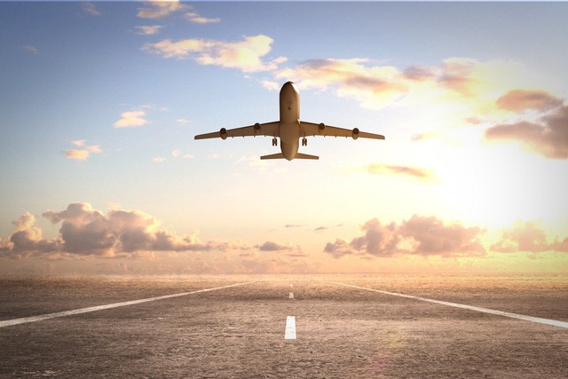 Sự kh&aacute;c biệt giữa chuyến bay thẳng v&agrave; chuyến bay kh&ocirc;ng dừng? - Ảnh 2.