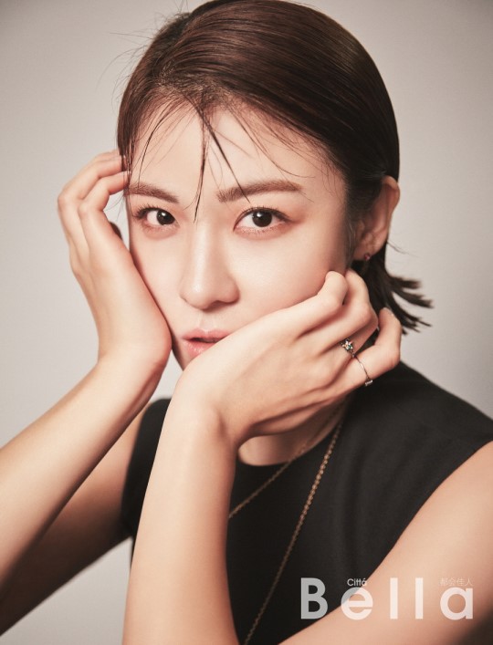 Ha Ji Won trở lại công việc sau cái chết của em trai - Ảnh 1.