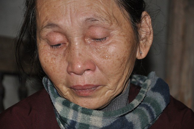 Nhói lòng cậu bé 8 tháng mất mẹ, 1 tuổi mất cha - Ảnh 3. Nhói lòng cậu bé 8 tháng mất mẹ, 1 tuổi mất cha - Ảnh 3.