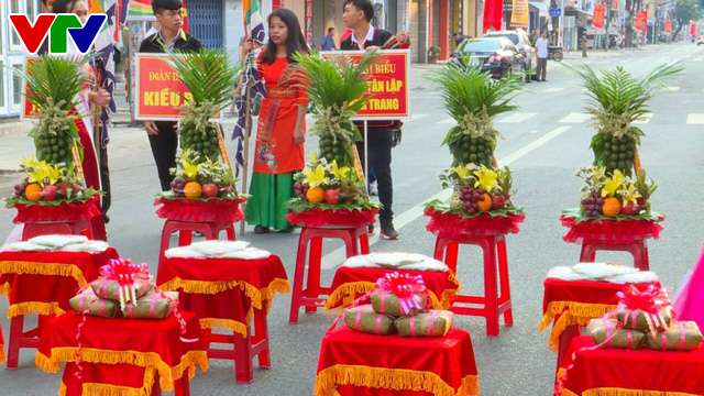 Khánh Hòa: Hàng ngàn người dân và du khách hành hương về đền thờ vọng các vua Hùng - Ảnh 1.