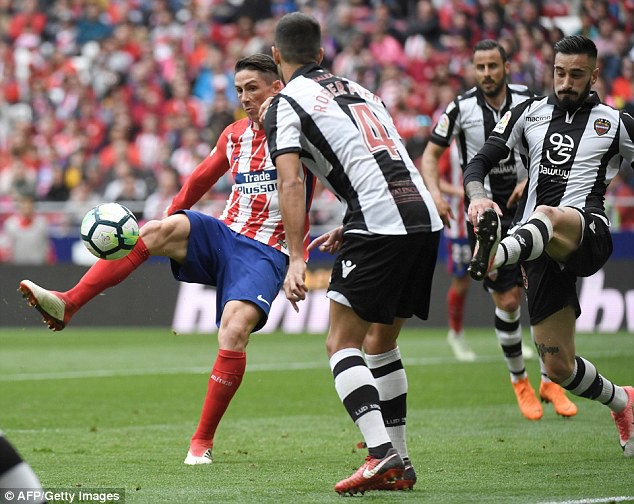 Torres cán mốc 100 bàn ở La Liga trong ngày Atletico đại thắng - Ảnh 6.