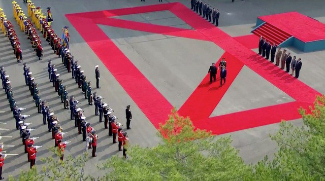 Lịch sử tại bán đảo Triều Tiên: Ông Kim Jong-un bước qua biên giới sang Hàn Quốc - Ảnh 4.