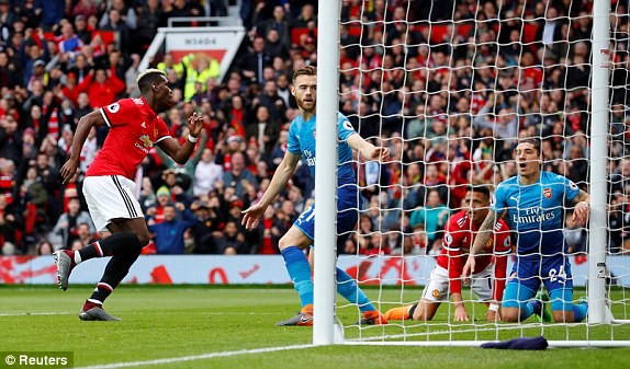 VIDEO Tổng hợp trận đấu Man Utd 2-1 Arsenal: Quỷ đỏ gieo sầu cho HLV Wenger - Ảnh 2.